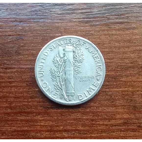 U.S. 1945 Winged Liberty Mercury Dime | Circulated - Picture 2 of 2